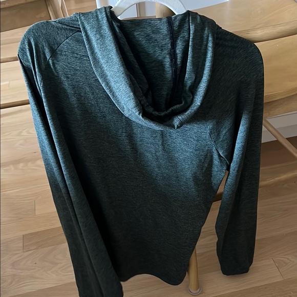 Alo Yoga Men's Green Hoodie - Picture 7 of 7